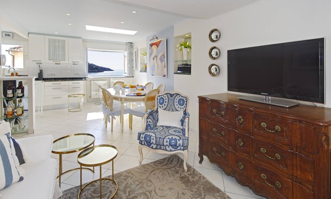Villefranche-sur-Mer Apartment | Perfect Sea View - Location, Luxury, View
