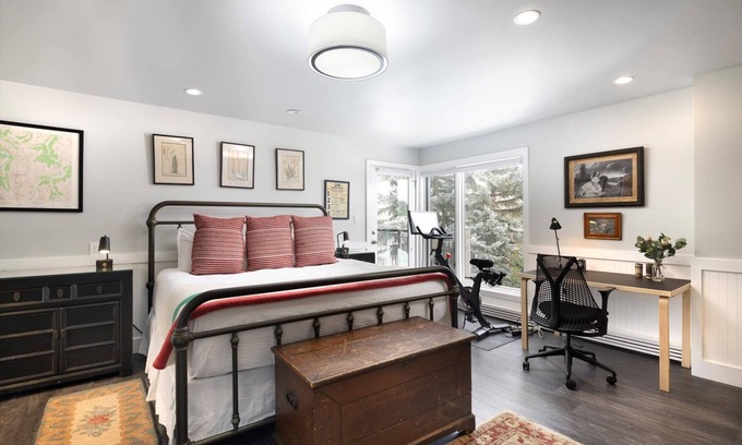 Snowmass Village Condo | Perfect Snowmass Getaway! 2 Balconies W/Great Views, Gas Grill, Pool/HT, Gas FP, W/D & Parking