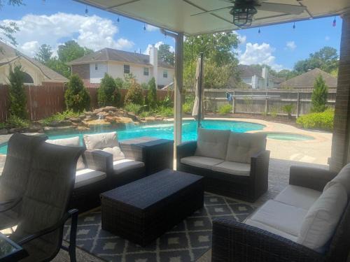 Cypress House | Perfect Spacious Paradise Midterm Home in Cypress