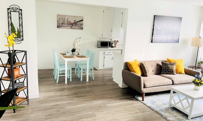 Castle Heights Apartment | Perfect spacious 1bd/1ba in Culver City/Palm UCLA