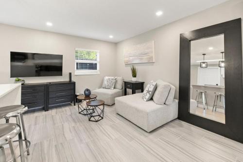 Wilton Manors Apartment | Perfect stay for 2-Walk to Wilton Drive-Shops &bars