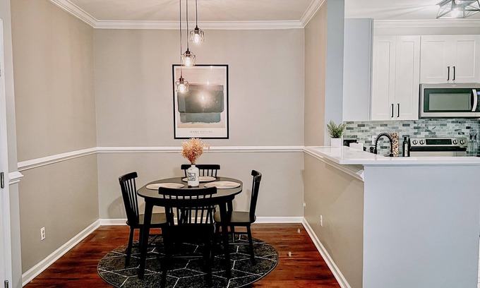 Mount Pleasant Condo | Perfectly located 2 bedroom condo at Seaside Farms
