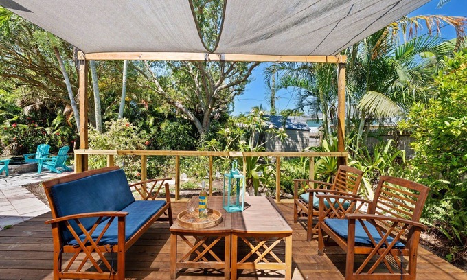 Snug Harbor Estates House | Perfectly Located Beachside Oasis W/Fire Pit + Patio + BBQ Grill! 🌴