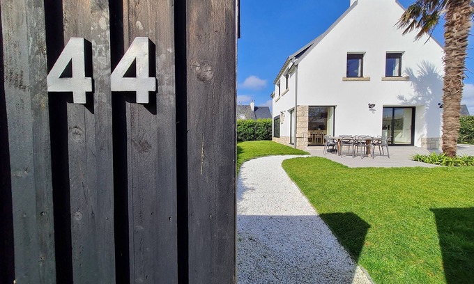 Combrit Villa | Perfectly renovated villa with enclosed garden