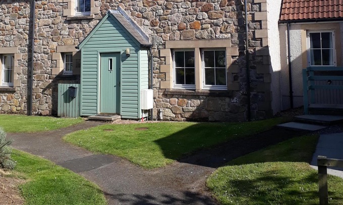 St. Andrews Cottage | Perfectly suited to couples, families or golfers alike. Child & Pet friendly