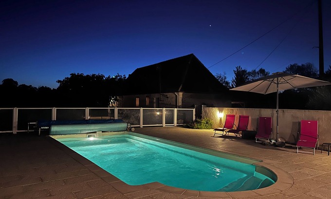 Sainte-Sabine-Born Cottage | Périgord: gite with secure swimming pool in the heart of Dordogne bastides