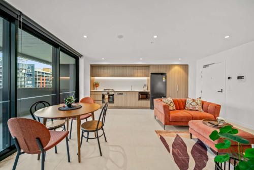 Perth Central Business District Apartment | PerthViews Modern with Pool Gym