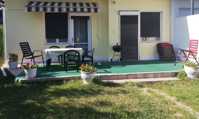 Zamardi House | Petőfi retro villa