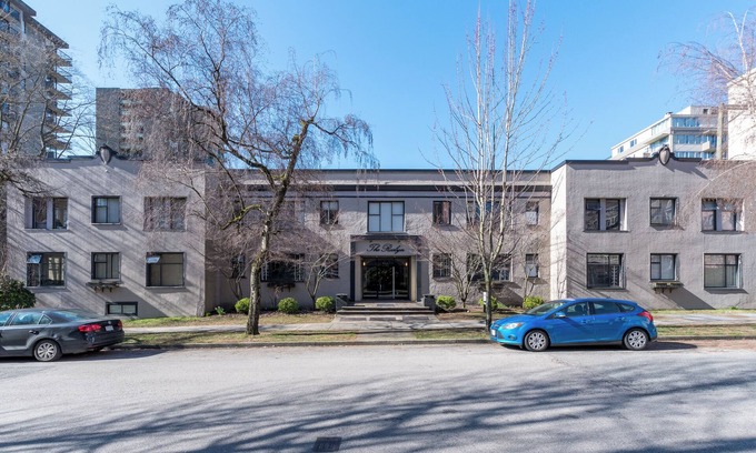 Downtown Vancouver Apartment | Pet Allowed Furnished 2 Bedroom @ 935 Jervis