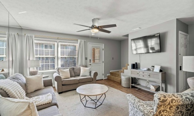 Myrtle Beach Condo | Pet Friendly! -76th Ave Townhome B- 2BR/1.5BA