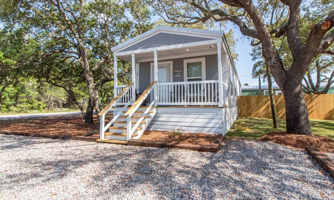 Navarre Cottage | Pet friendly, affordable vacation rentals