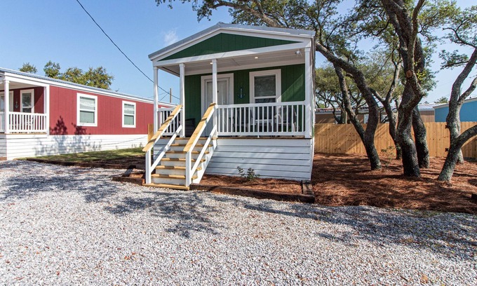 Navarre Cottage | Pet friendly, affordable vacation rentals