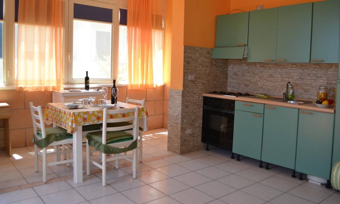 Torre dell'Orso Apartment | Pet-friendly Apartment Bilo per 4 a Torre Dell Orso PT02 with A/C & Balcony