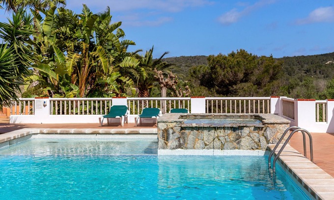 Sant Jaume Mediterrani Apartment | Pet-Friendly Apartment Son Bou by the Sea with Shared Pool & Wi-Fi