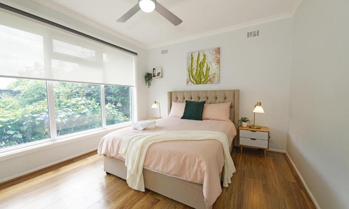 Parkdale House | Pet-friendly Bayside 4BR Rental House near Mentone