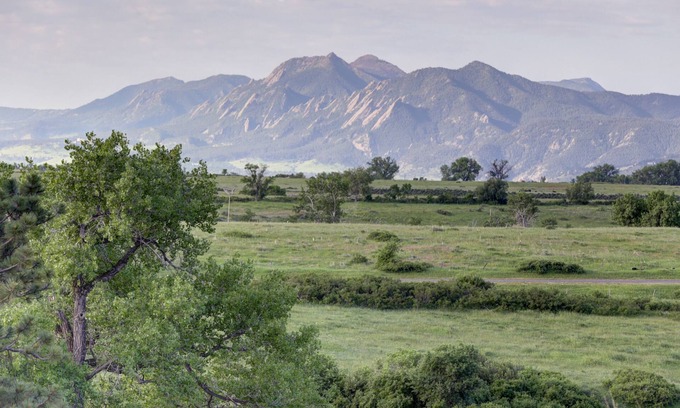 Longmont House | Pet Friendly Boulder Country Estate