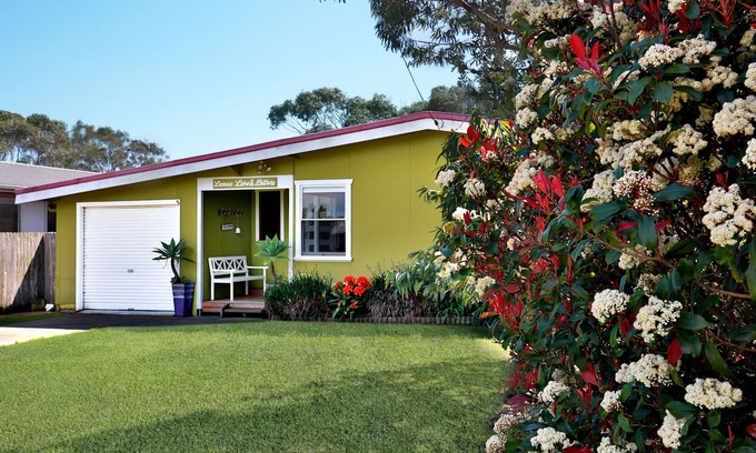 Culburra Beach House | Pet-friendly classic beach house with huge backyard, modern kitchen and bath