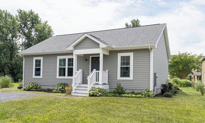 Tilghman House | Pet-Friendly Cottage – Ideal for Summer Getaways!