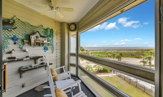 Saint Helena Island Condo | Pet Friendly Condo with Gorgeous Ocean View!