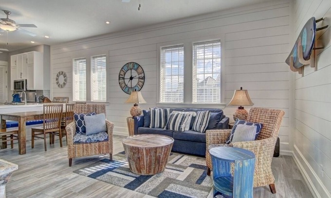 Cinnamon Shore Condo | Pet-Friendly Condo w/Central Location+Resort-Like Amenities@Cinnamon Shore