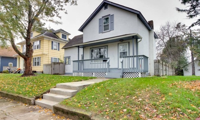 Brainerd House | Pet-Friendly Cottage in DWTN Brainerd