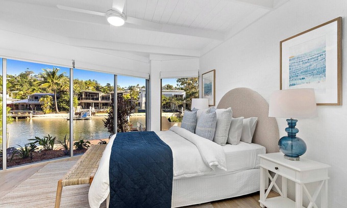 Noosa Heads Apartment | Pet Friendly - Ground Floor Riverfront 2 Bedroom Apartment - 350m to Beach
