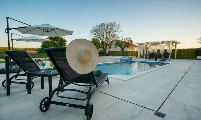 Municipality of Posedarje House | Pet friendly home in Posedarje