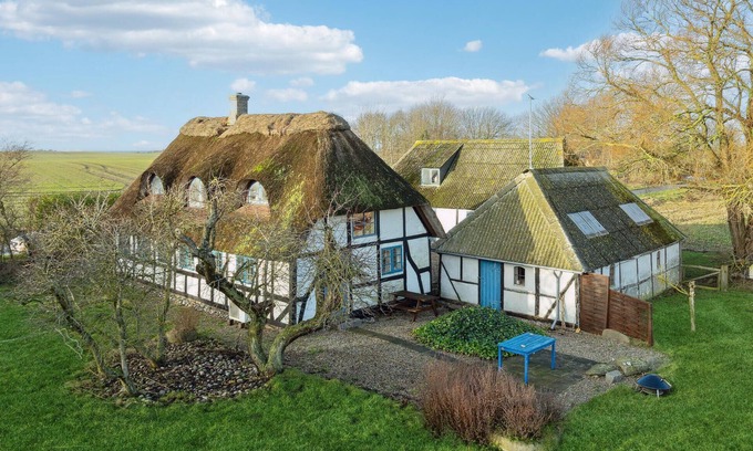 Helsned House | Pet friendly home in Humble with WiFi