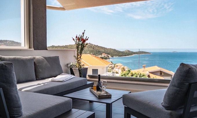 Razanj House | Pet friendly home in Razanj