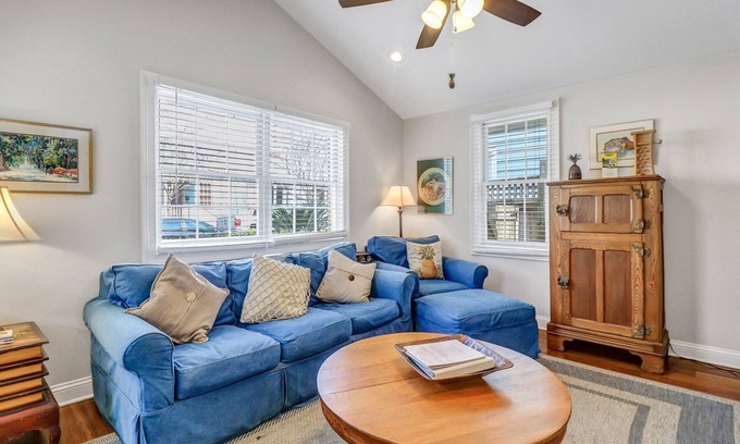 Beach Institute House | Pet Friendly in Historic District w/Private Courtyard by Lucky Savannah