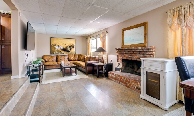 Richfield House | Pet-Friendly Las Vegas Home: Shared Pool & Hot Tub