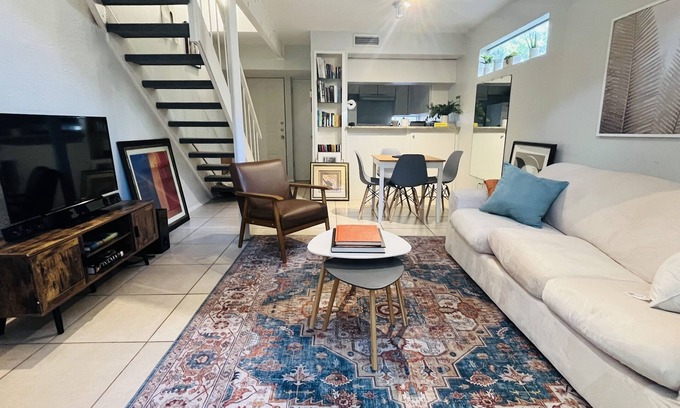 Turtle Creek Condo | Pet friendly loft in Uptown Dallas w/patio & grill