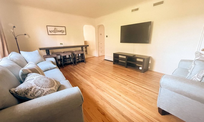 Highland Business House | Pet Friendly! Private Casita in Nob Hill
