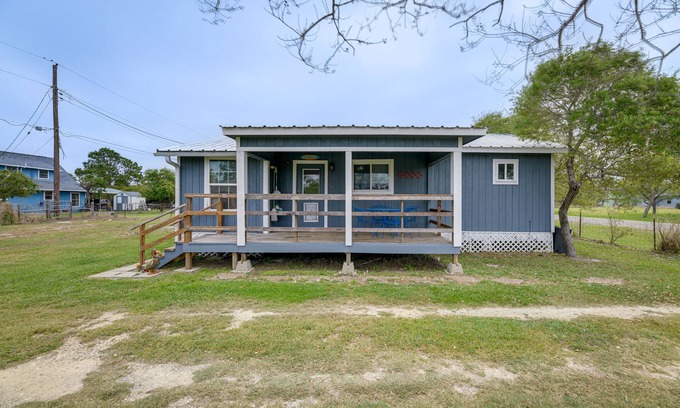 Rockport House | Pet-Friendly Rockport House - 4 Mi to Goose Island