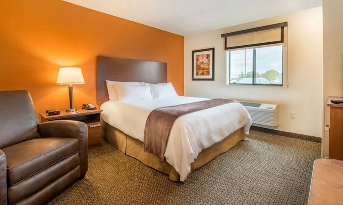 Billings Hotel | Pet-Friendly Stay w/Kitchen Near Moss Mansion, Trails & Downtown Billings
