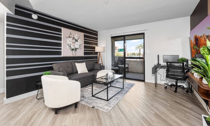 Tempe Apartment | Pet Frndly, Chill 2BR Near ASU, Pool, Grill, Prkng