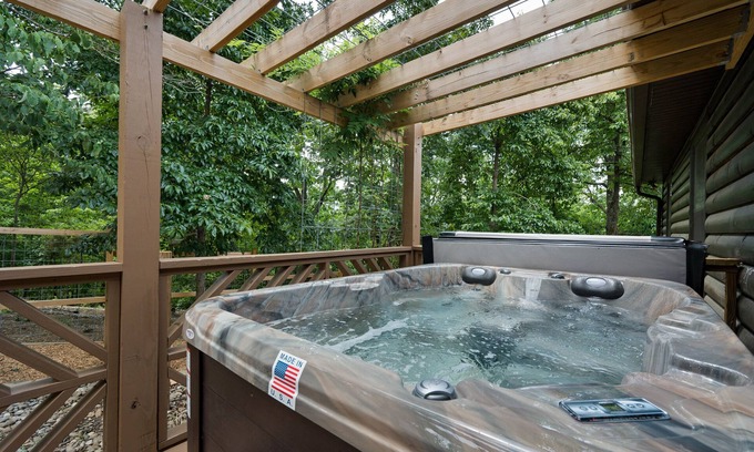 Pigeon Forge Cabin | Pet Zone! Hot Tub | Pool Table & Fire Pit