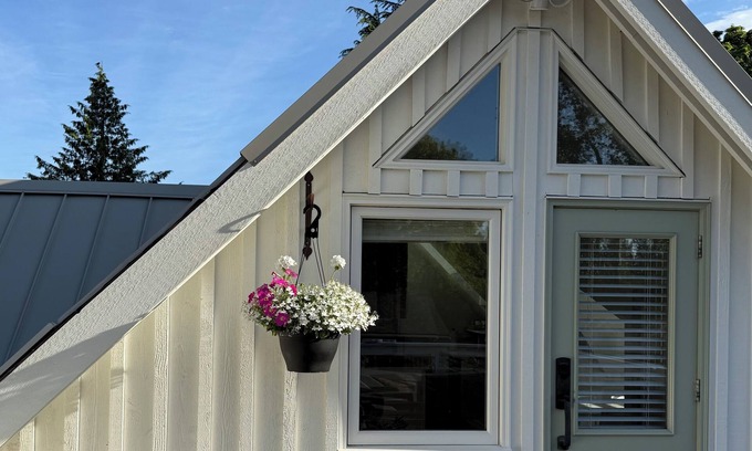 Dunbar Other | Petit Belle Chasse - A country coachhouse just minutes from downtown Vancouver.