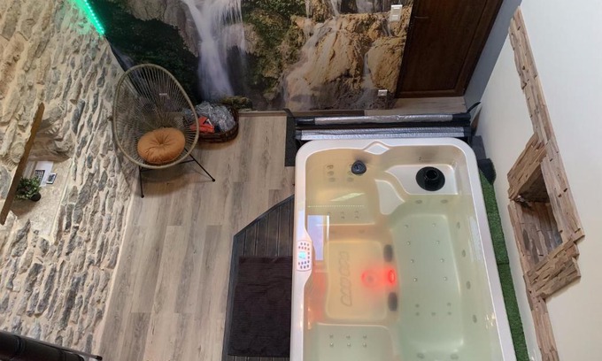 Savigny-sous-Malain House | Petite Maison chaleureuse avec jacuzzi privatif