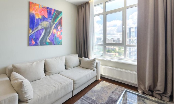 Pechers'kyi District Apartment | Petrovdom 408-467-471-277-377 in Central Park cozy apartments