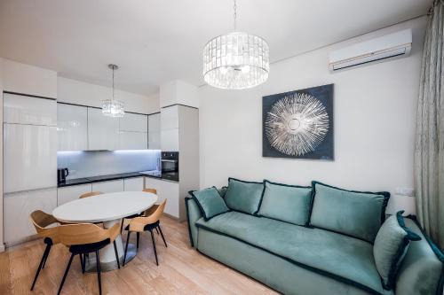 Pechers'kyi District Apartment | Petrovdom Apartments 8-59 in RC Tetris Hall, Dilova Street 1-2