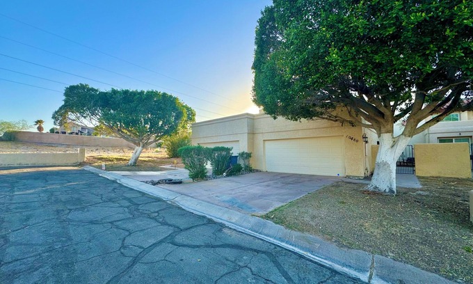 Mesa Del Sol House | PETS STAY FREE! 2 bed/2.5 ba townhome on Golf Course in the Foothills of Yuma