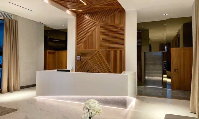 Los Prados Apartment | PH Mountain and City beautiful View 1BR