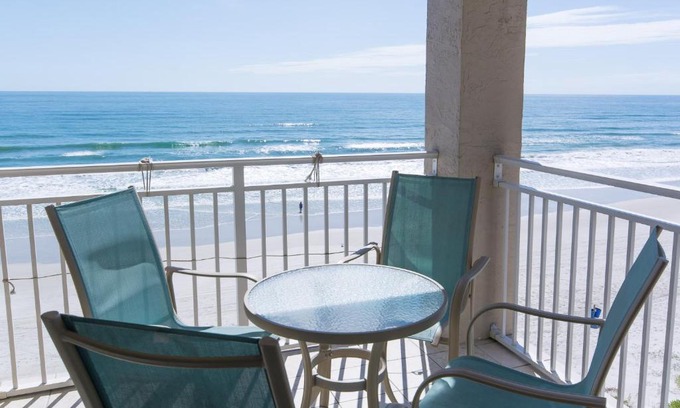 Cearra Del Ray Apartment | PH6A Palm House