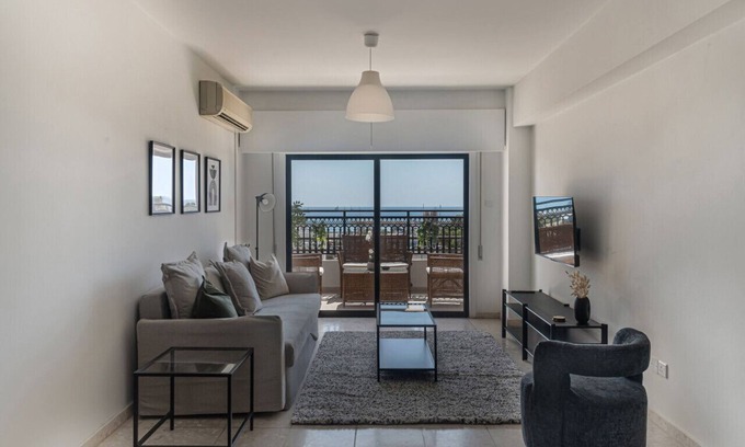 Larnaca Apartment | Phaedrus Living: Seaview Phinikoudes Flat