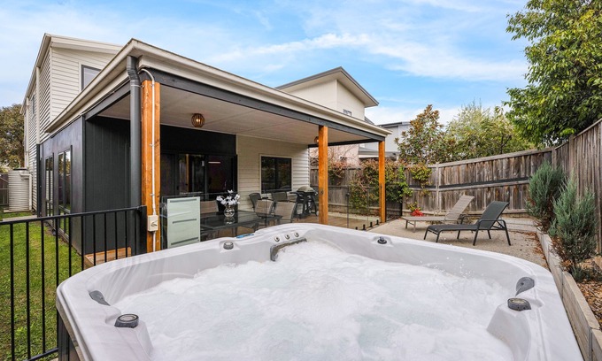 Cowes House | Phillip Island - Contemporary beach house with modern amenities + Outdoor Spa