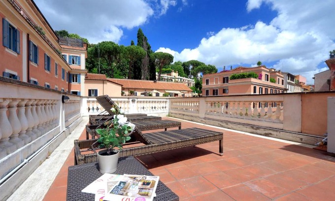 Rione IV Campo Marzio Apartment | Piazzetta Margutta - My Extra Home