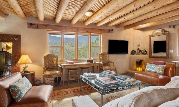 Historic Eastside House | Picacho Peak - Phenomenal Views, Adobe Home