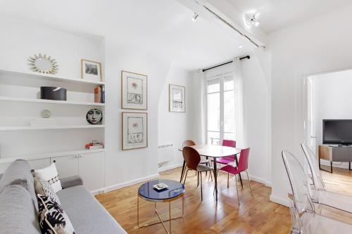 Saint-Germain-des-Pres Apartment | Pick A Flat's Apartment in Saint Germain - Rue de Buci