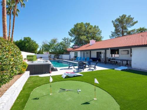 Village Estates House | Pickleball-Basketball-HeatedPool-Spa-2 Primary BRs